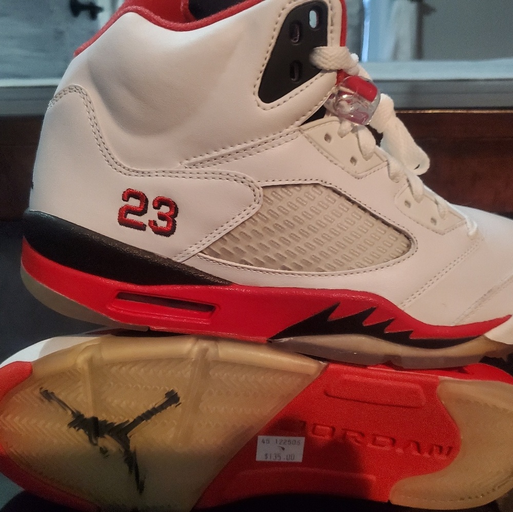2006 Retro Jordan 5's (Fire Red)
